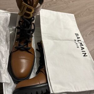 BRAND NEW BALMAIN  COMBAT BOOT 39 walnut & beige